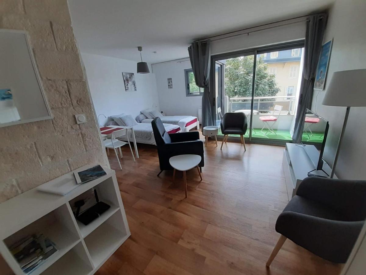 Studio Calme Renove Parking Proche Centre Et Thermes 엑스레뱅 외부 사진